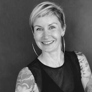 Portrait of Eleanor Palladin, a professional stylist at PR At Partners, showcasing their expertise and style.