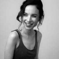 Portrait of Robin Carlson, a professional stylist at PR At Partners, showcasing their expertise and style.