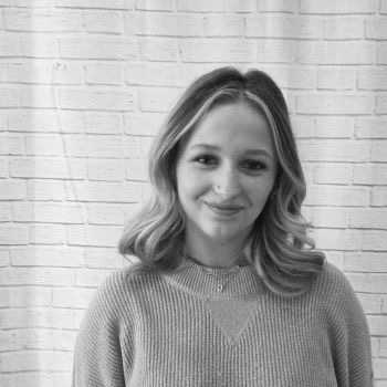 Portrait of Abby Compton, a professional stylist at PR At Partners, showcasing their expertise and style.