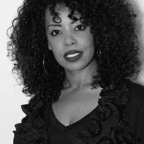 Portrait of Makida Rida, a professional stylist at PR at Partners, showcasing their expertise and style.