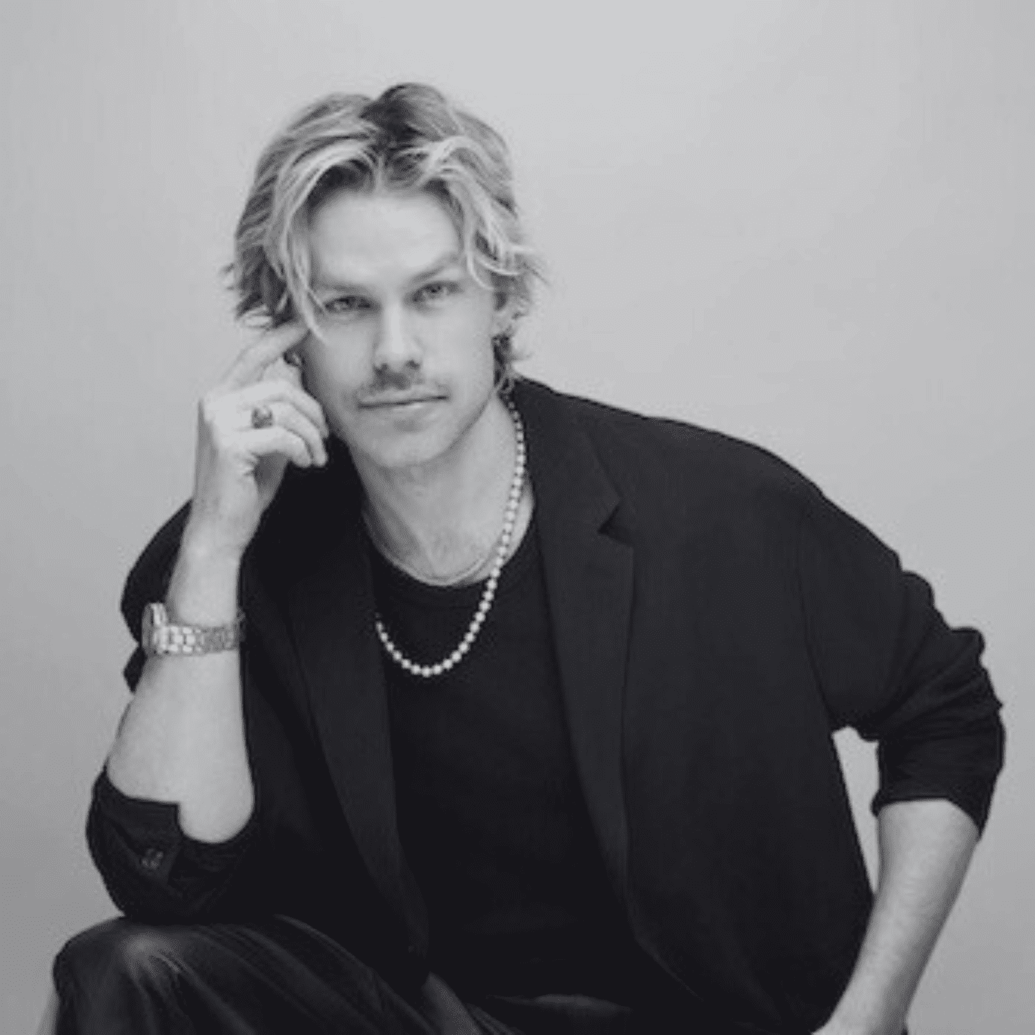 Portrait of Winston Thompson, a professional stylist at PR At Partners, showcasing their expertise and style.