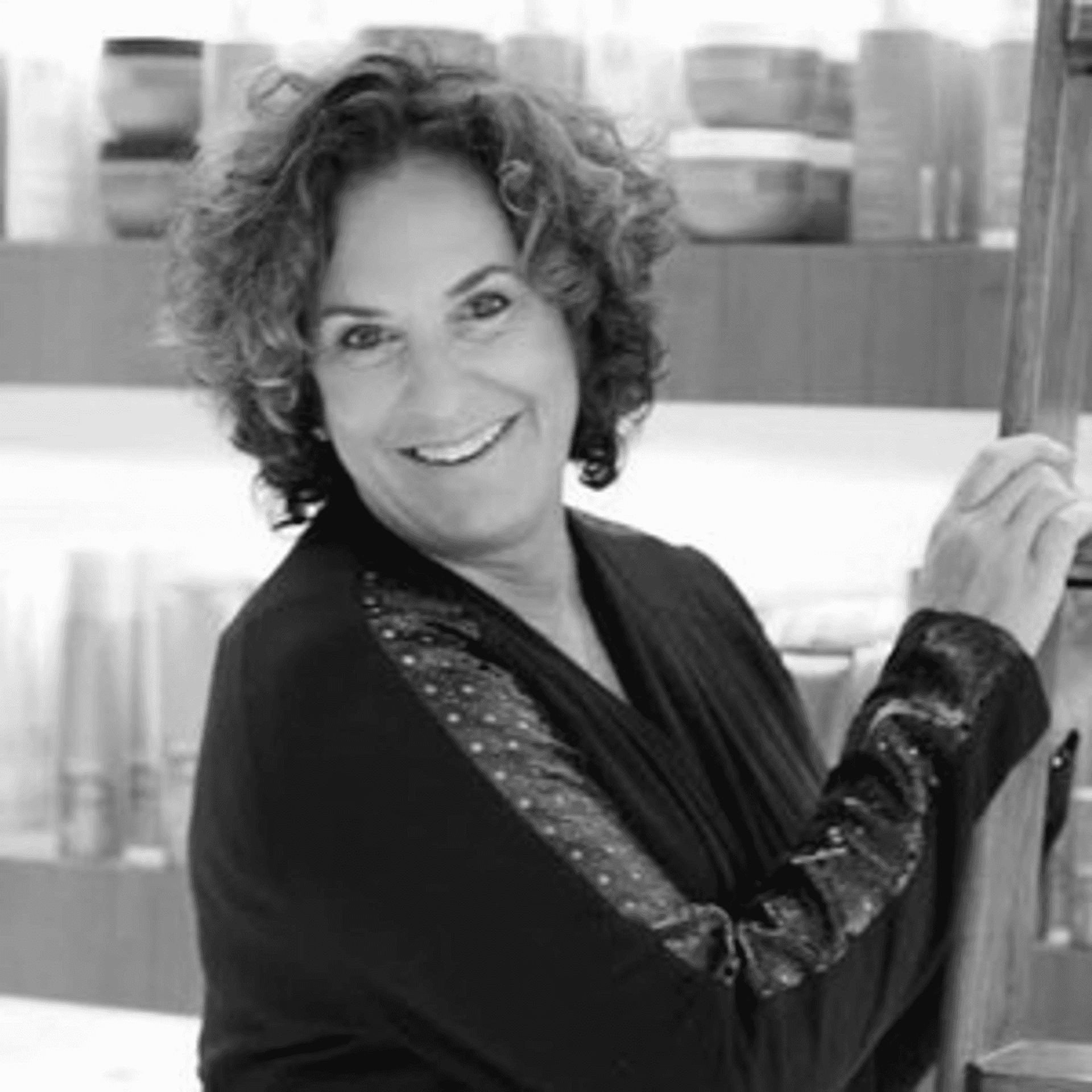 Portrait of Dede Castronovo, a professional stylist at PR At Partners, showcasing their expertise and style.