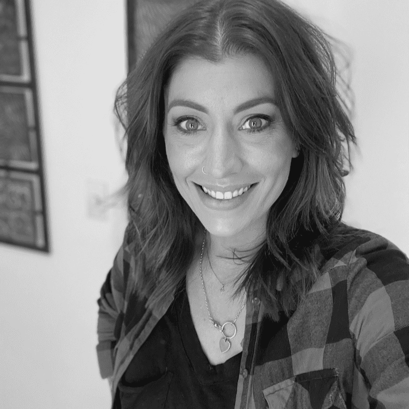 Portrait of Beth Lantz, a professional stylist at PR at Partners, showcasing their expertise and style.
