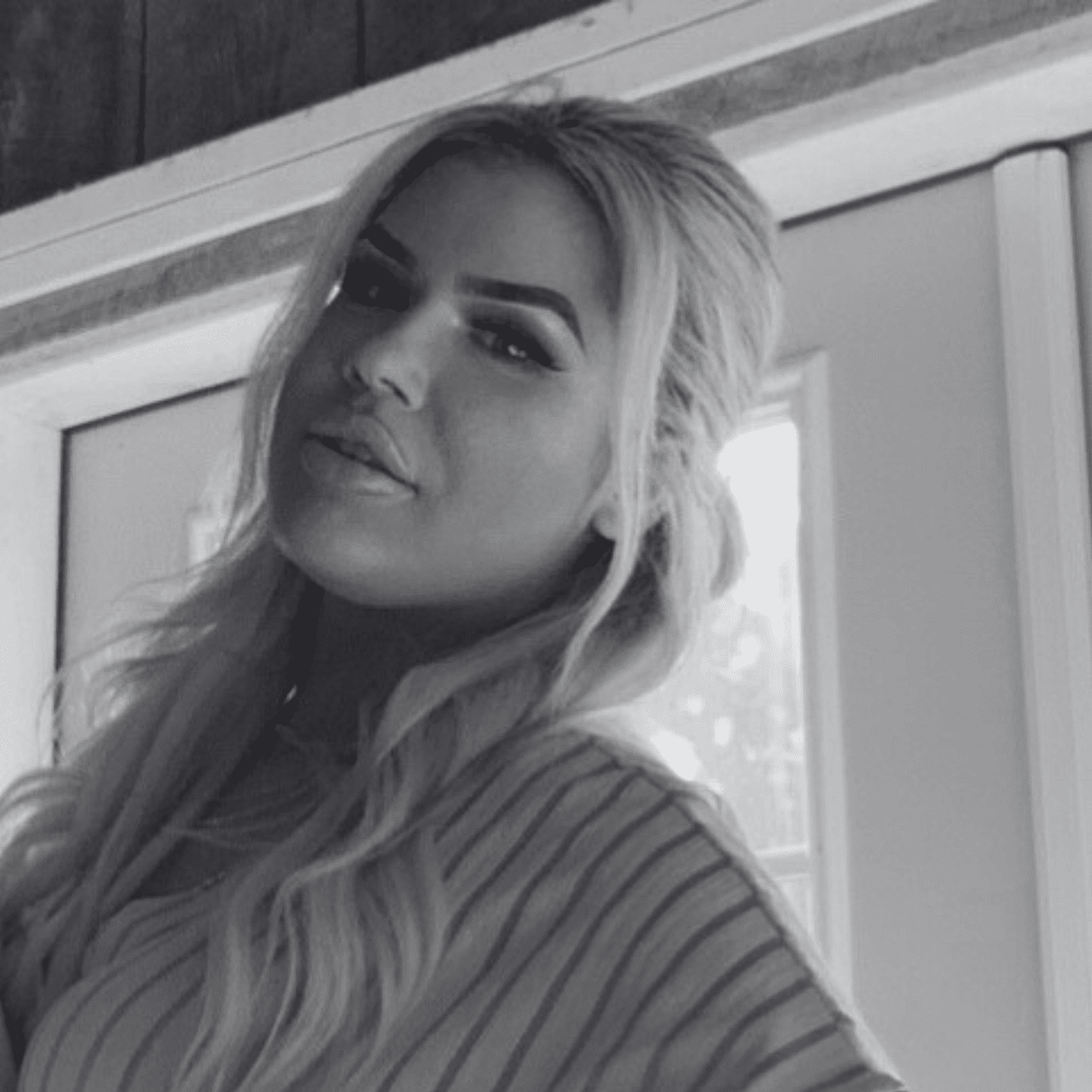 Portrait of Rhonda Everson, a professional stylist at PR At Partners, showcasing their expertise and style.