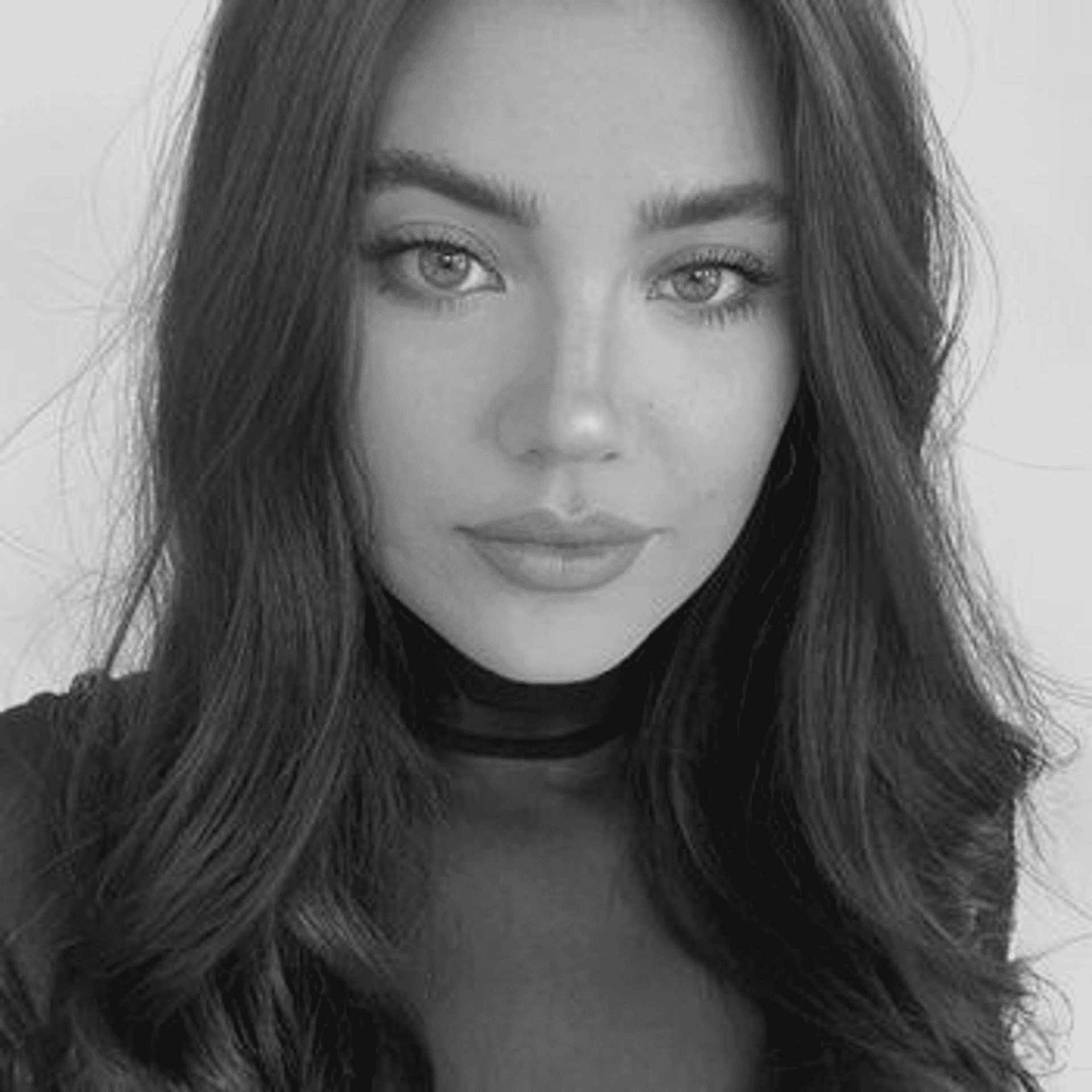 Portrait of Leah, a professional stylist at PR At Partners, showcasing their expertise and style.