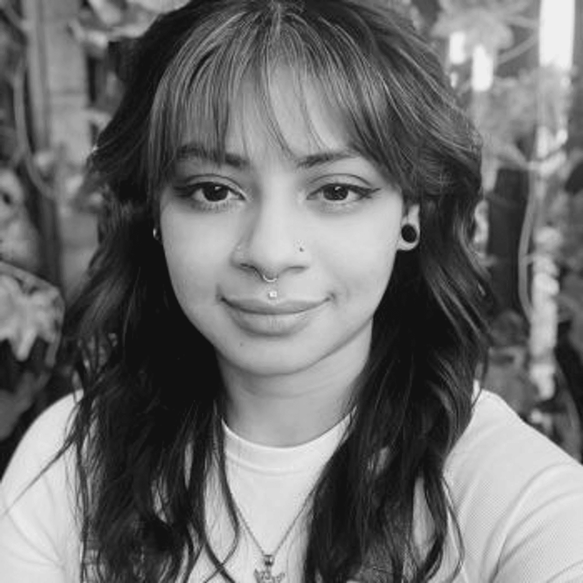 Portrait of Gema Cerna Chavarria, a professional stylist at PR At Partners, showcasing their expertise and style.