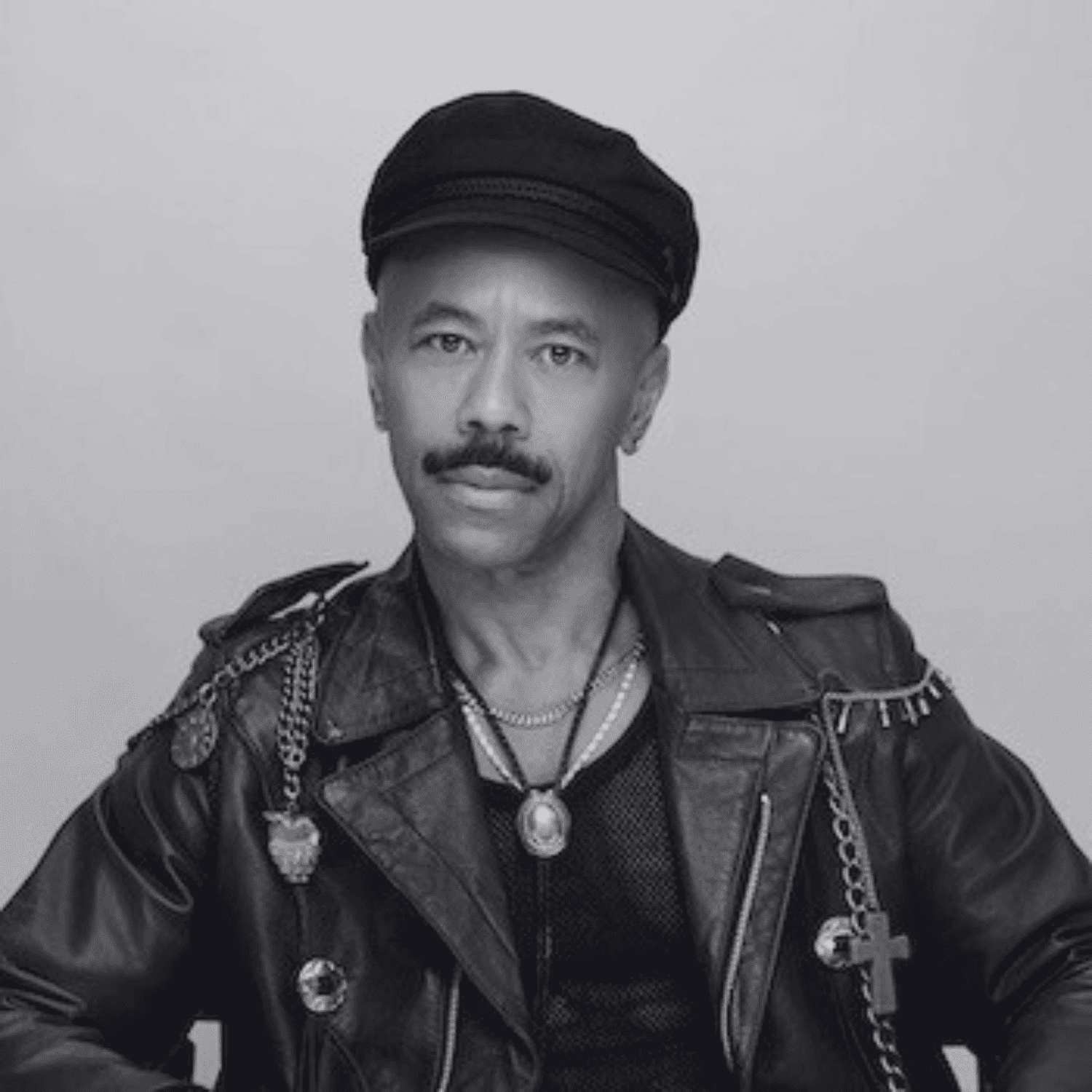 Portrait of Huey Alibi, a professional stylist at PR At Partners, showcasing their expertise and style.