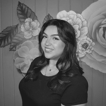 Portrait of Gisel Salas, a professional stylist at PR at Partners, showcasing their expertise and style.