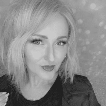 Portrait of Sheila Smith, a professional stylist at PR At Partners, showcasing their expertise and style.