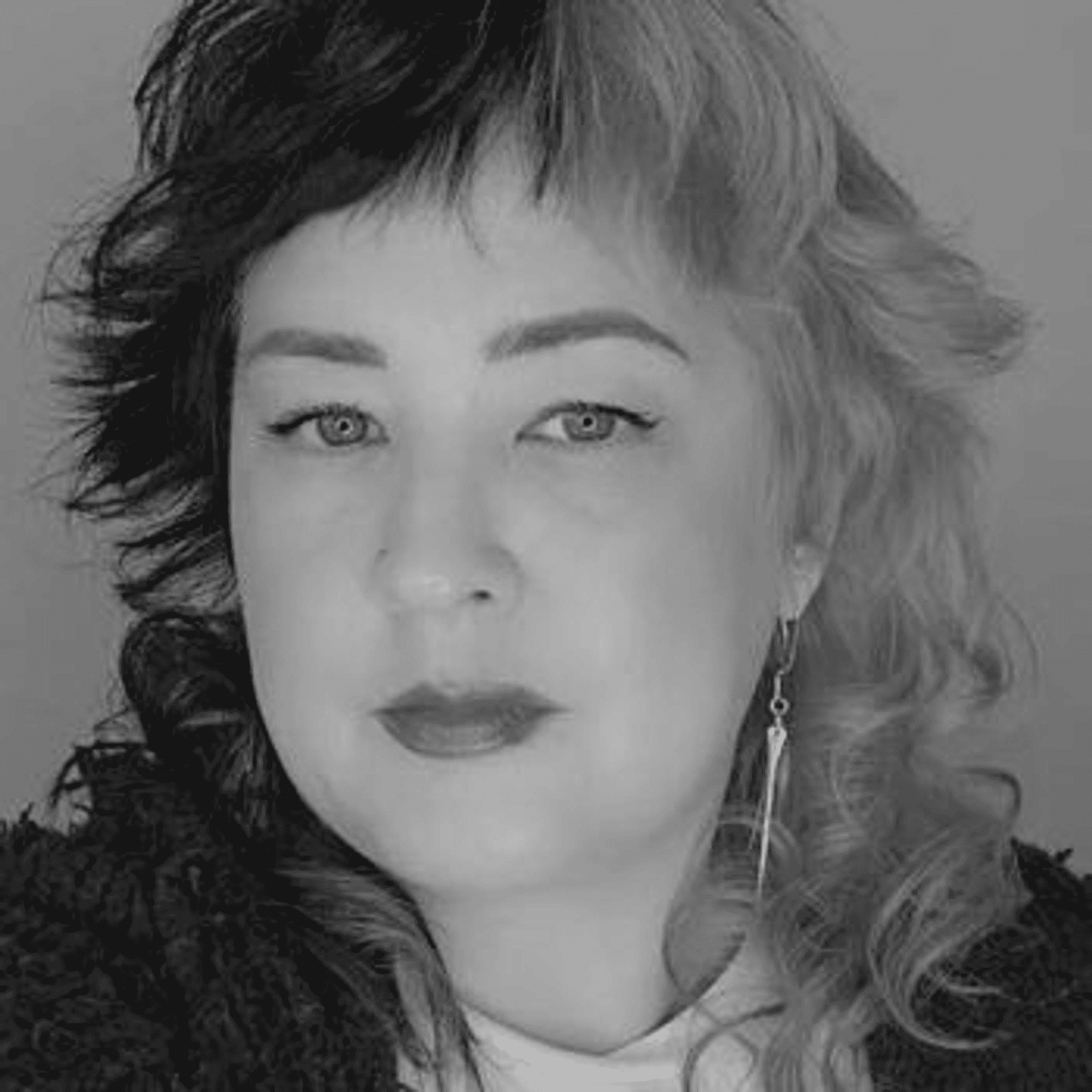 Portrait of Anna Pelot, a professional stylist at PR At Partners, showcasing their expertise and style.